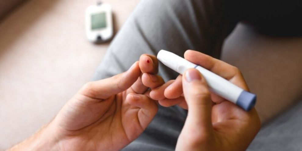 Người Bị Tiểu Đường Nên Ăn Gì & Kiêng Gì? 5 Nguyên Tắc Vàng Kiểm Soát Đường Huyết